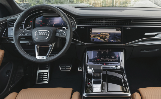 Audi RS Q8 салон