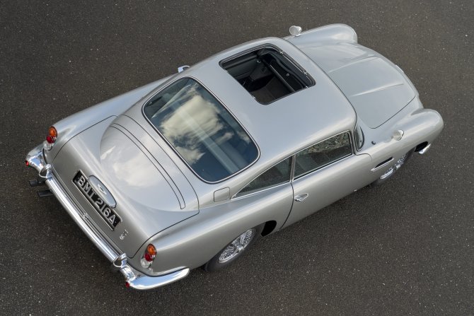 Aston Martin DB5 Goldfinger - автомобиль Джеймса Бонда 28