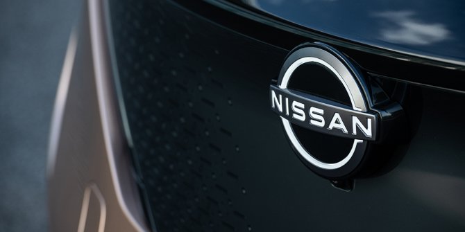 Новый логотип Nissan - примеры использования 4