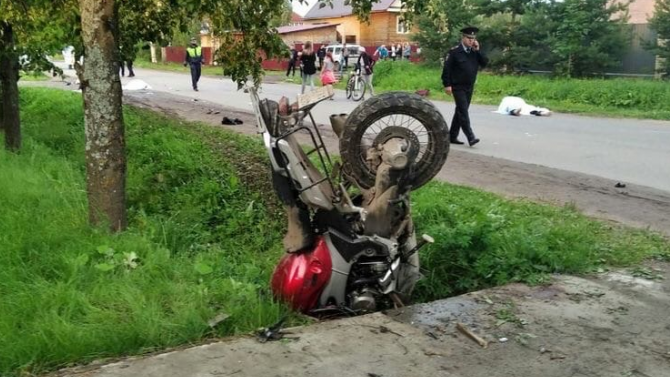 Три человека погибли в ДТП с мотоциклом в Ярославской области