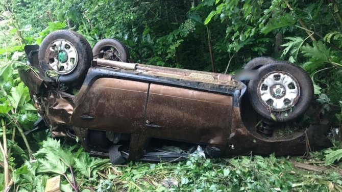 В Тверской области при опрокидывании автомобиля погиб водитель