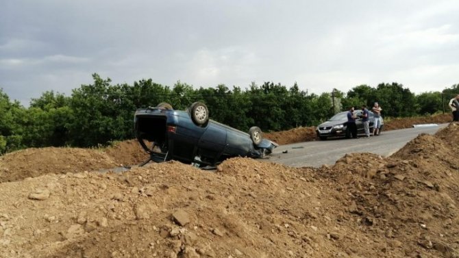 Пьяный водитель опрокинул машину с детьми в Волгоградской области – погиб 12-летний мальчик