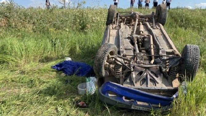 В Бугурусланском районе при опрокидывании машины погиб человек
