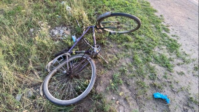 В Якутске водитель сбил ребенка на велосипеде и скрылся
