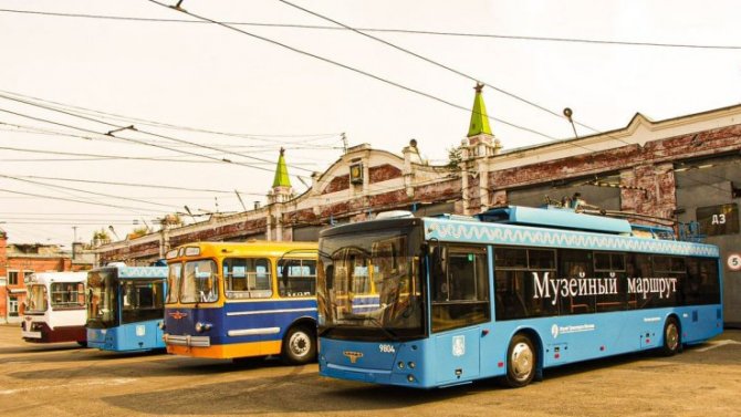 В Москве запущен музейный маршрут «Т» — последние два троллейбуса в городе