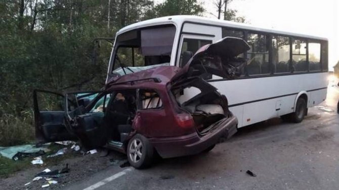 36-летняя женщина-водитель погибла в ДТП под Брянском