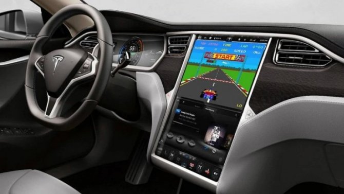 У Tesla новая неприятность с электроникой