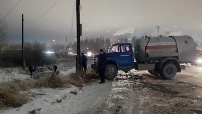 В Омске в ДТП с газовозом погибли два человека