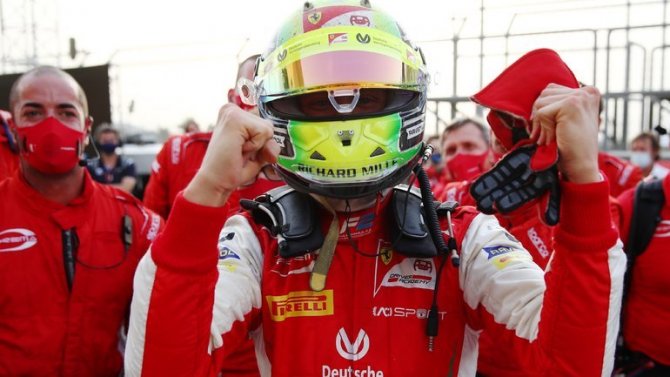 Сын Михаэля Шумахера стал чемпионом «Формулы-2»
