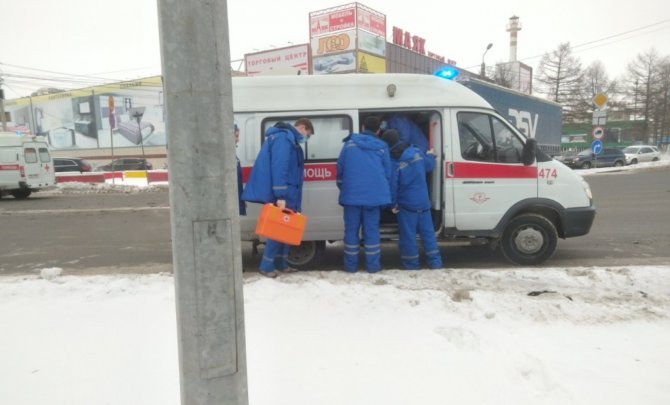 Рейсовый автобус столкнулся с фурой в Челябинске_2