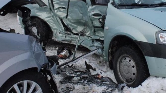 48-летний водитель покалечился при столкновении двух легковушек в Унече