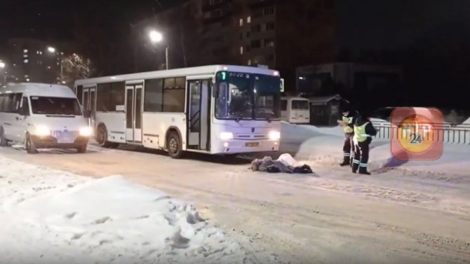 В Нижнекамске автобус насмерть сбил женщину