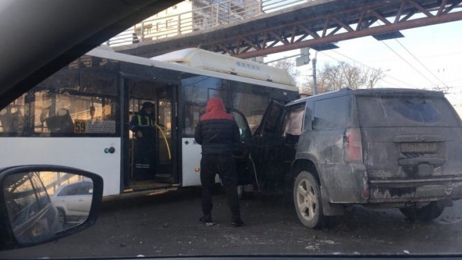 В Петербурге под «крабом» произошло ДТП с автобусом