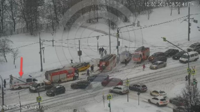 Такси сбило пешехода на западе Москвы