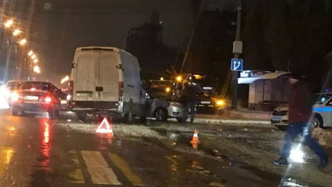 Массовое ДТП в Воронеже, пострадал человек