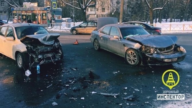 Три человека пострадали в ДТП на пересечении Карбышева и Новороссийской произошло в Петербурге