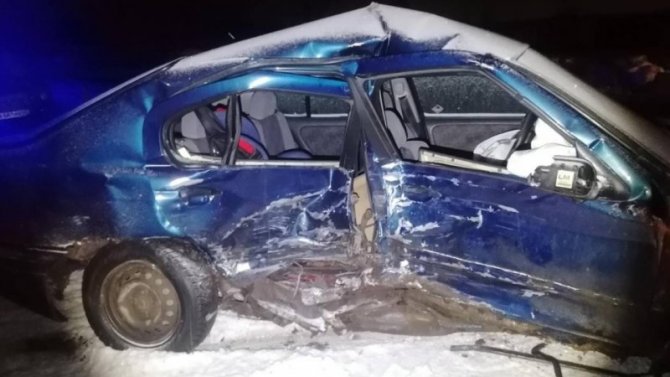 В Кирово-Чепецком районе Кировской области залипонились две легковушки, травмы получили оба водителя