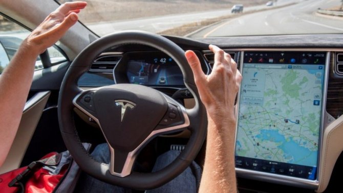 Tesla предложит свой автопилот другим фирмам