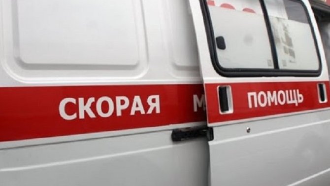В Выборгском районе Петербурга автомобиль сбил мужчину с ребенком