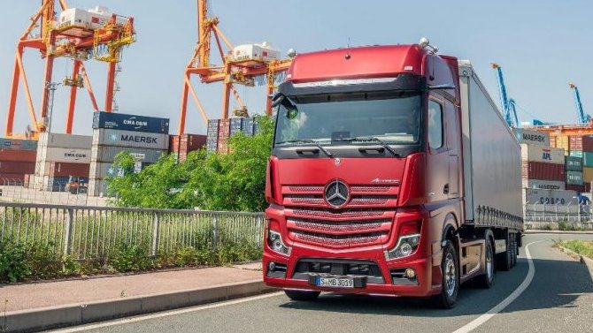 Почему стоит выбирать грузовики от Mercedes-Benz