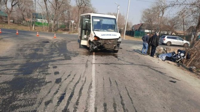 Мотоциклист погиб в ДТП с автобусом в Уссурийске