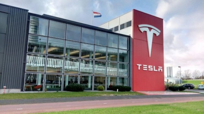 Tesla получила рекордную прибыль за один квартал