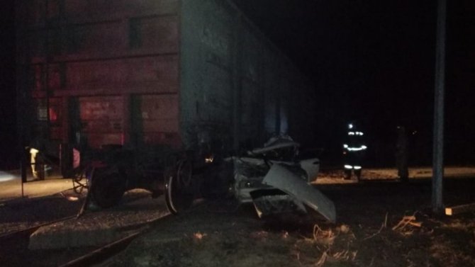 Под Новосибирском столкнулись поезд и Ваз – погибли два человека