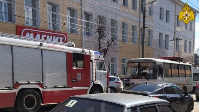 Две женщины и ребенок пострадали в ДТП с автобусами в Калуге