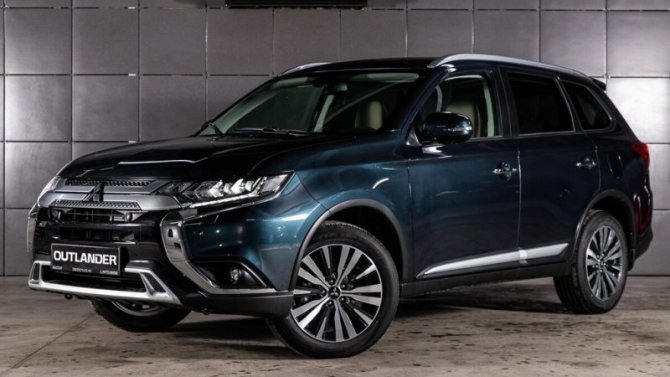 В России подорожал кроссовер Mitsubishi Outlander