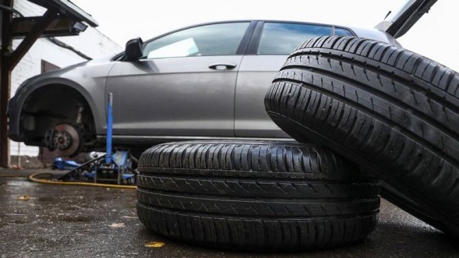 В России всё-таки будут штрафовать за шины не по сезону