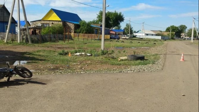 Водитель мопеда погиб в ДТП в Оренбургской области