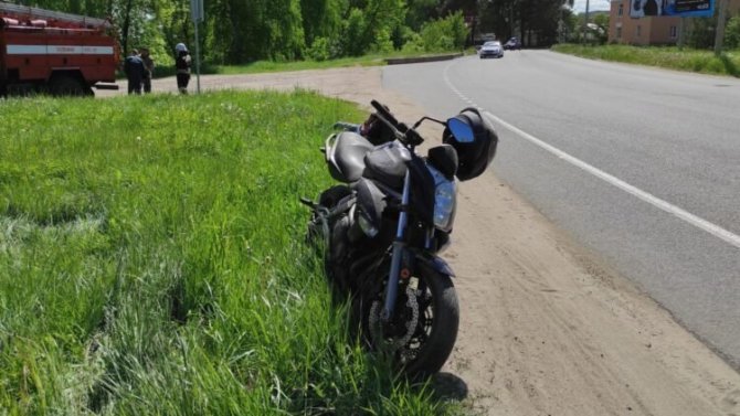 Пьяный мотоциклист без прав пострадал в ДТП в Рыбинске