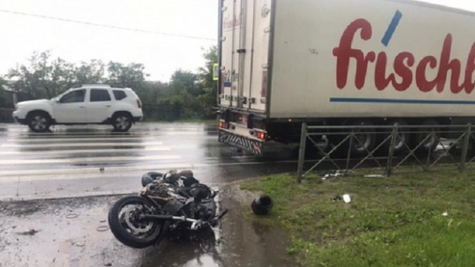 Мотоциклист погиб в ДТП с фурой в Рязанской области