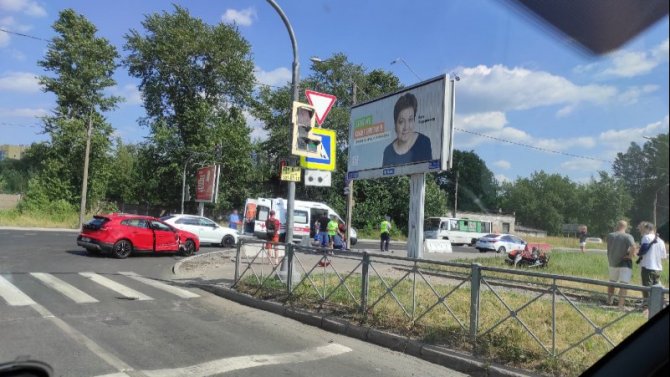 Мотоциклист погиб в ДТП на Полюстровском проспекте в Петербурге