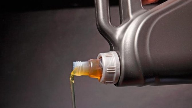 Выбор масла для автомобиля — вязкость и выбор между синтетикой и «минералкой»