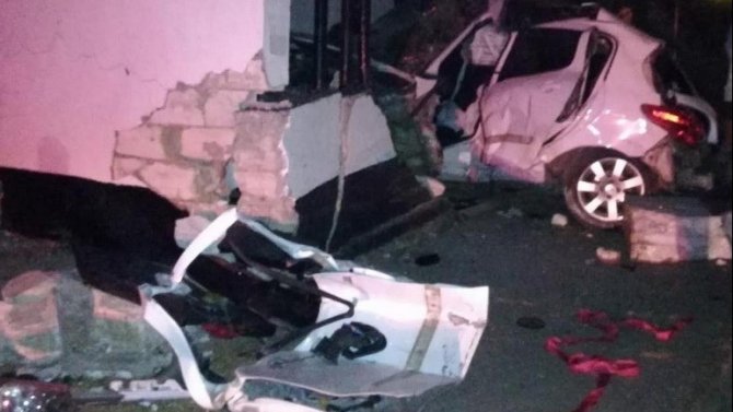 В Ленинском районе Крыма в ДТП погиб водитель легковушки