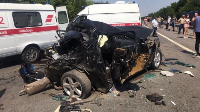 Двое взрослых и двое детей погибли в ДТП в Аксайском районе Ростовской области