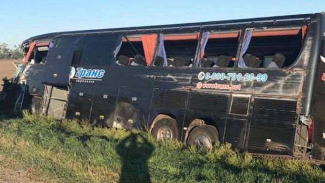 В Краснодарском крае автобус с полусотней студентов выехал на встречку и столкнулся с грузовиком