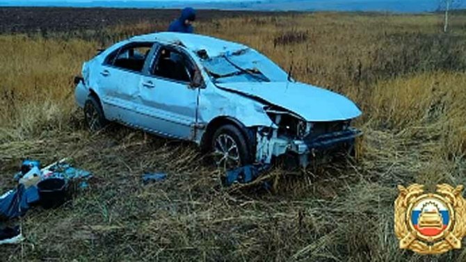 При опрокидывании автомобиля в Башкирии погиб водитель