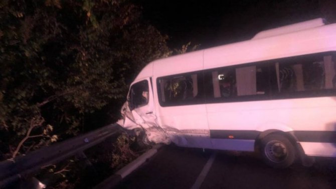Два человека погибли в ДТП с микроавтобусом в Сочи