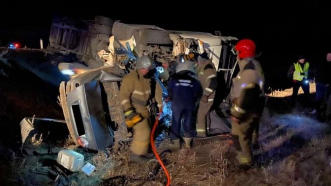 В ДТП с грузовиком в Оренбургской области погиб человек