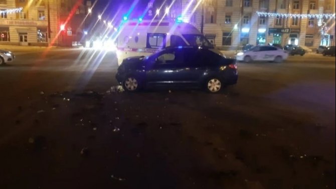 В ДТП на площади Терешковой в Твери пострадал человек