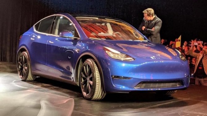 Электромобили Tesla будут следить за износом шин