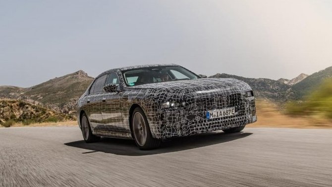 Электроседан BMW i7: появились новые подробности