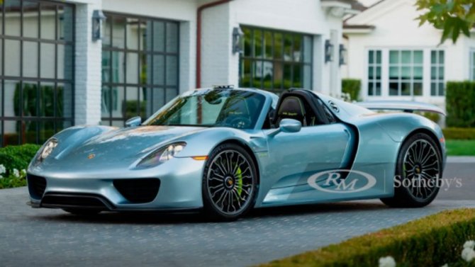 На аукцион выставлен очень редкий суперкар Porsche