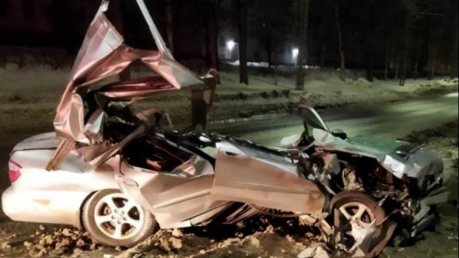 Водитель пострадал в ночном ДТП в Петрозаводске