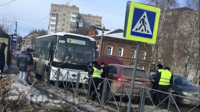 Девушка и мальчик пострадали в ДТП с автобусом в Пермском крае