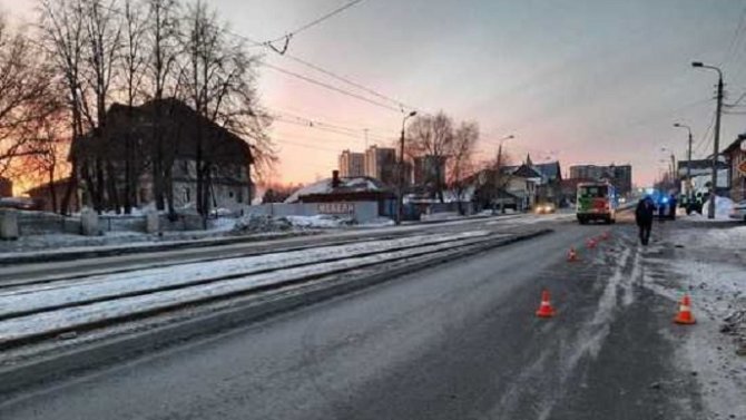 В Новосибирске на Волочаевской водитель насмерть сбил пешехода и скрылся