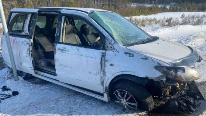 В Якутии иномарка столкнулась с ограждением – водитель погиб