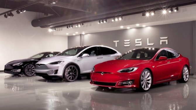 Tesla вновь повысила цены на свои электромобили